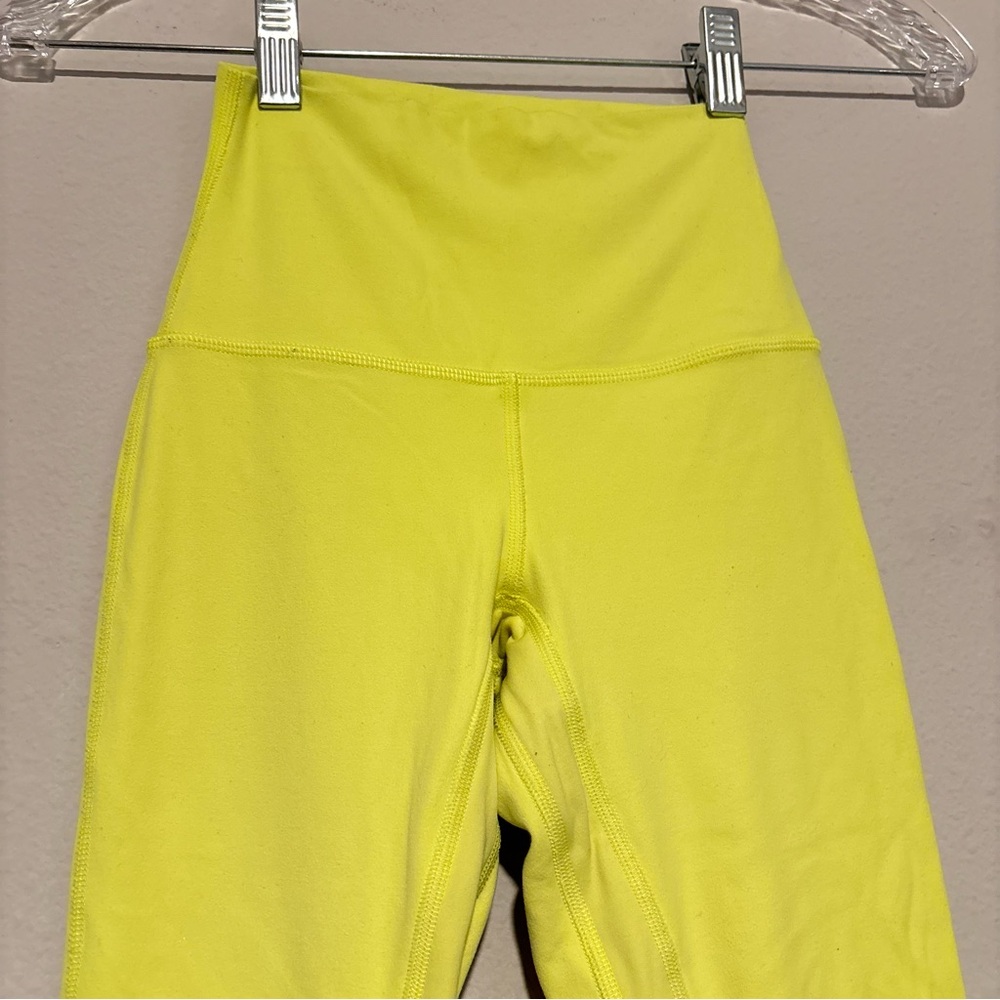 Lululemon Align High-Waisted Trousers, 71 cm
Yellow Streamer - Picture 5 of 15